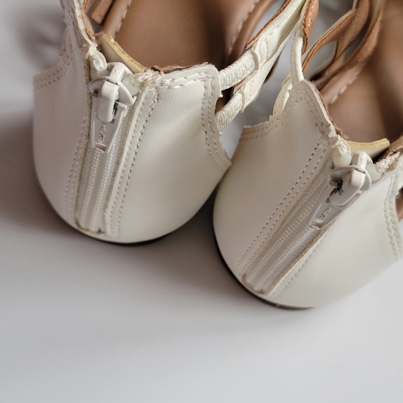 SO Hopeful white gladiator sandals size 8 - Picture 5 of 7